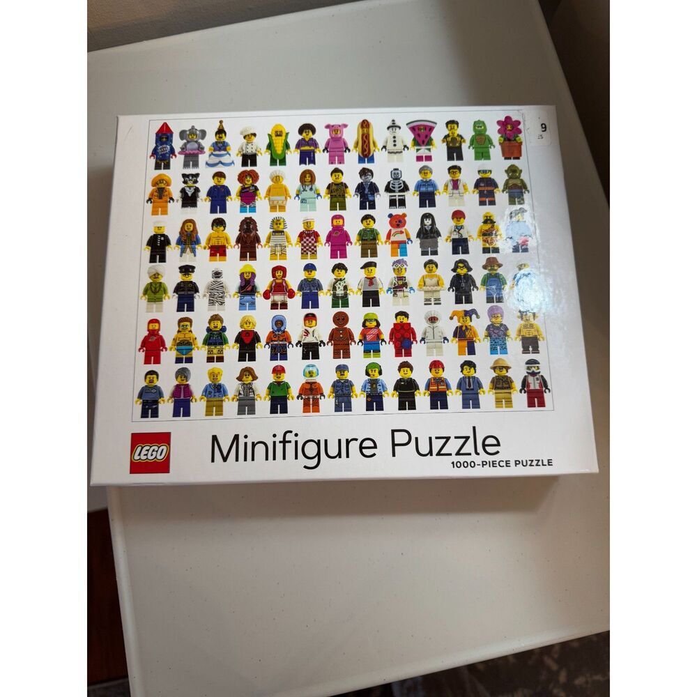 Lego Minifigure Jigsaw Puzzle 1000 pieces open; complete - Picture 2 of 4